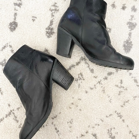 Top Gloria Black Leather Booties - Picture 5 of 6